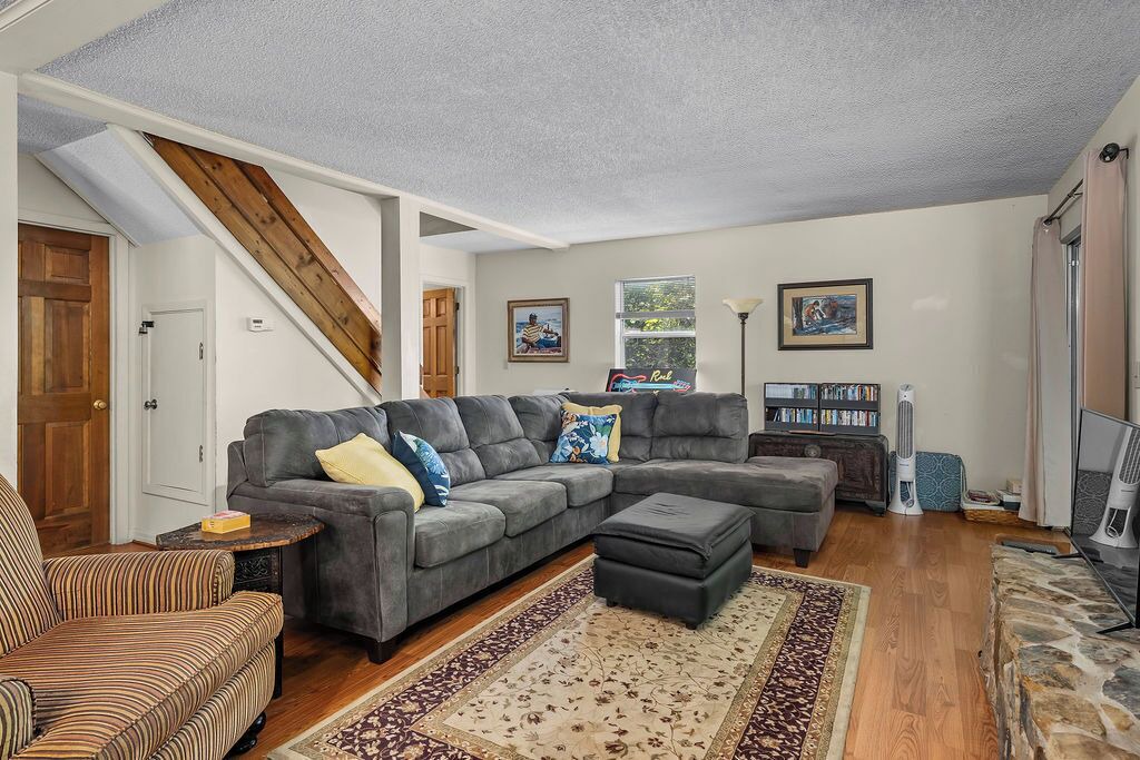 Photo of Livingroom in Double Springs