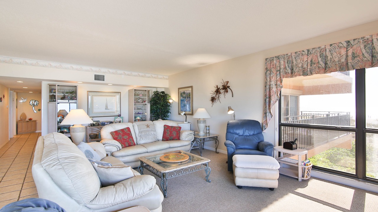 Photo of Livingroom in Holmes Beach