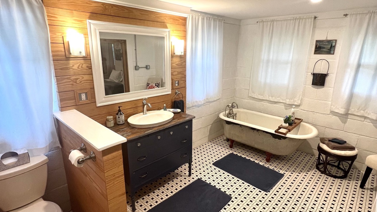 Photo of Bathroom in Auburn