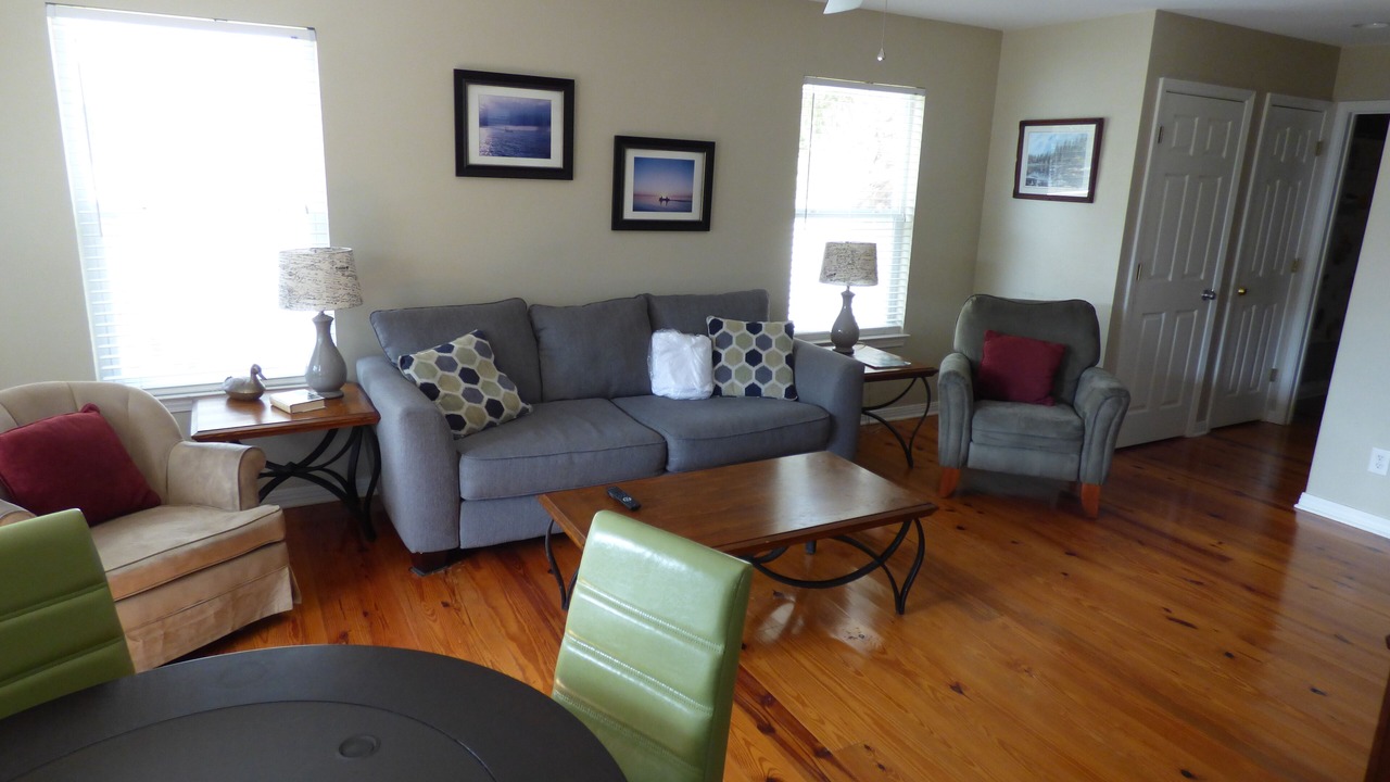 Photo of Livingroom in Foley