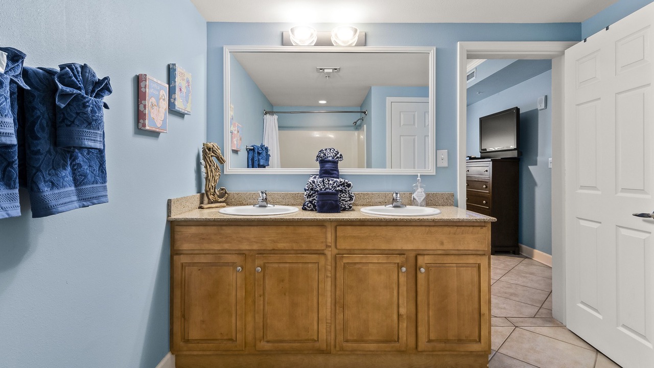 Photo of Bedroom in Gulf Shores
