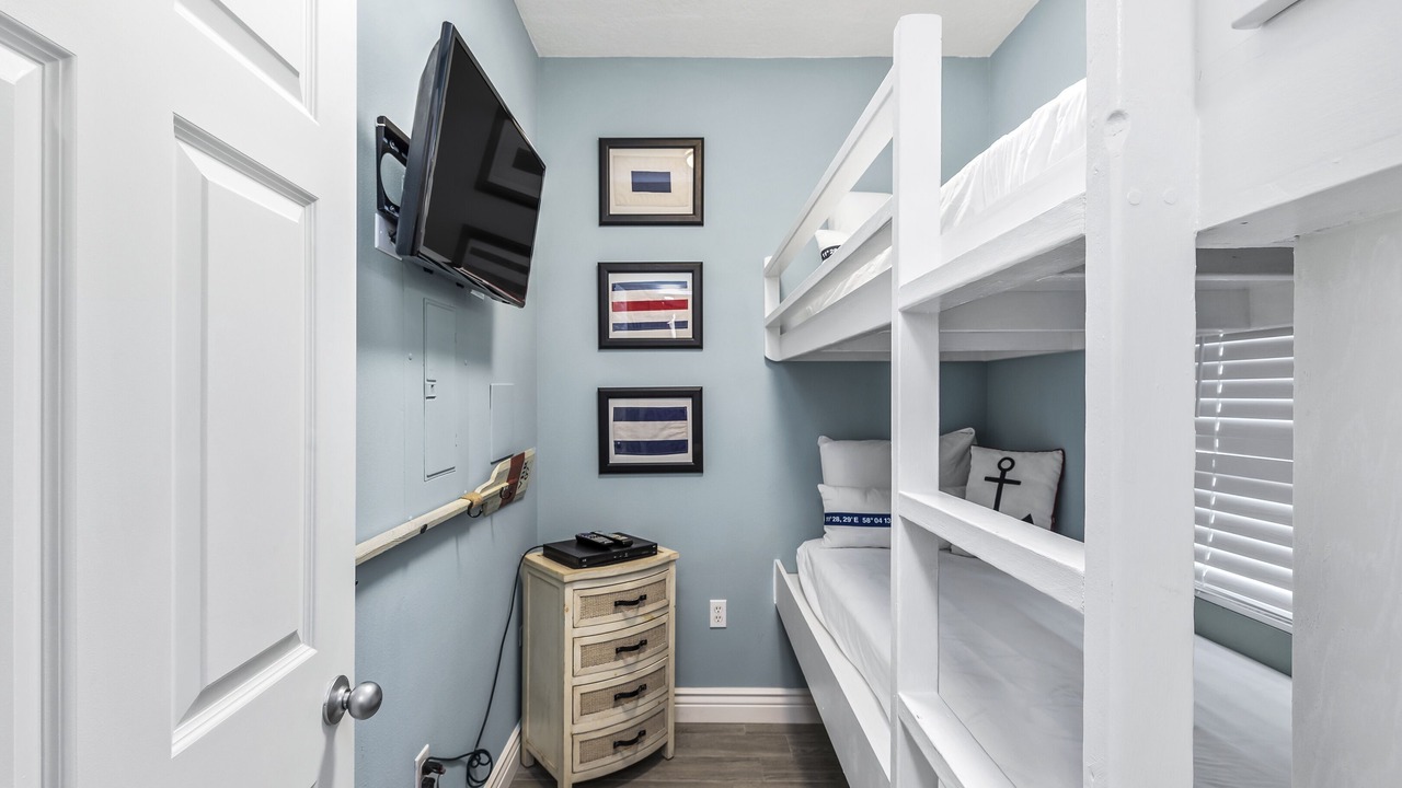 Photo of Bedroom in Gulf Shores
