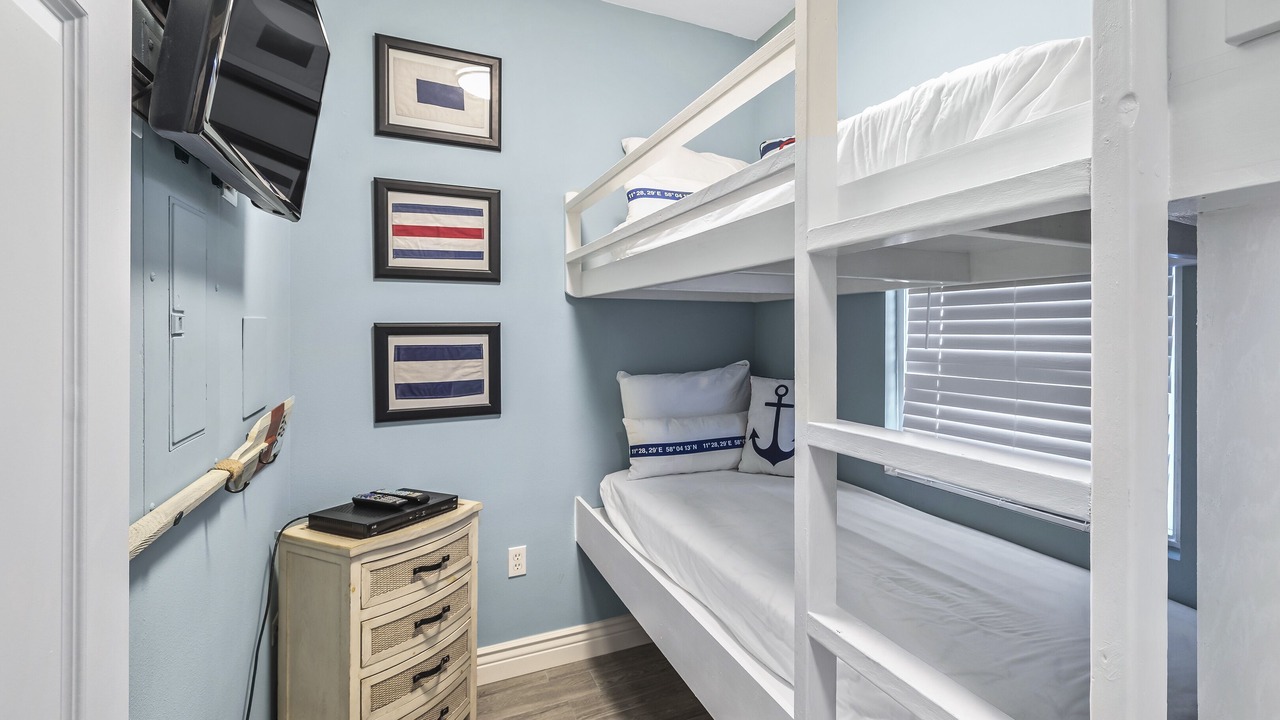 Photo of Bedroom in Gulf Shores