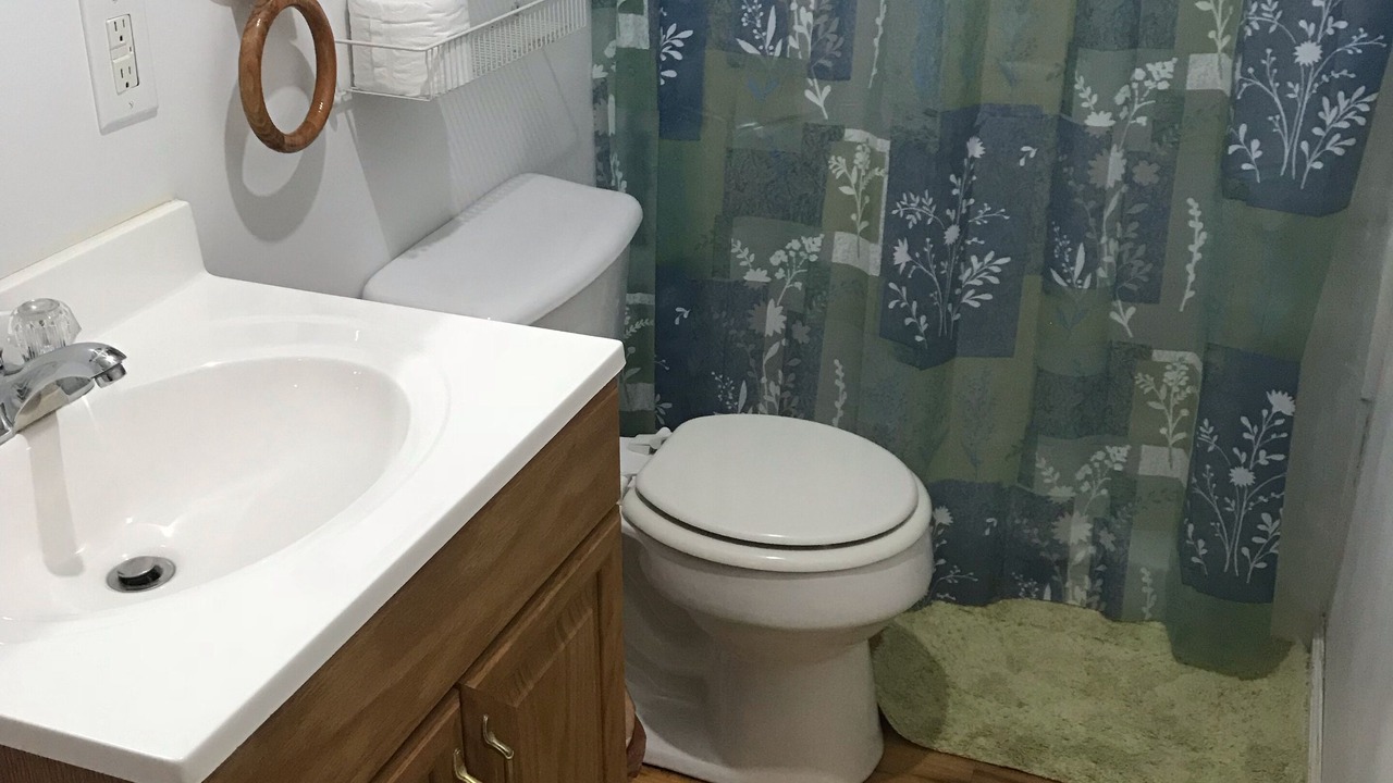 Photo of Bathroom in Groveoak