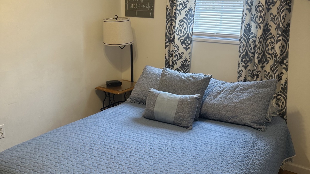 Photo of Bedroom in Groveoak