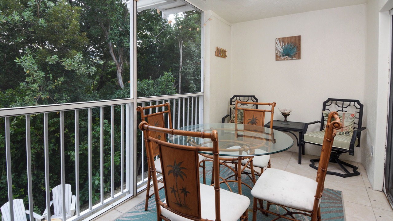 Photo of Patio Balcony in Rock Harbor