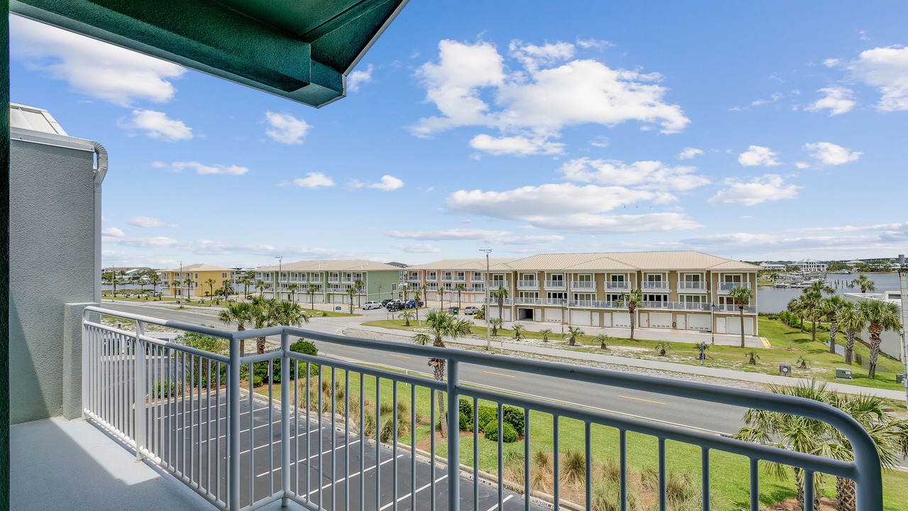 Photo of Patio Balcony in White Sands