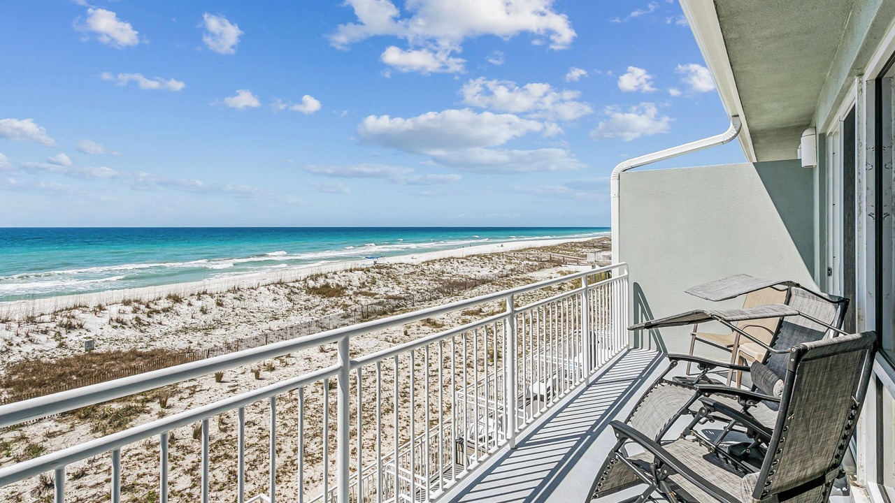 Photo of Patio Balcony in White Sands