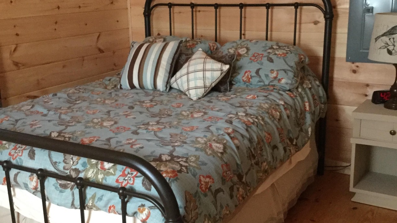 Photo of Bedroom in Groveoak
