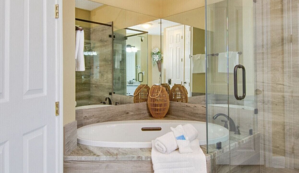 Photo of Bathroom in Orange Beach East