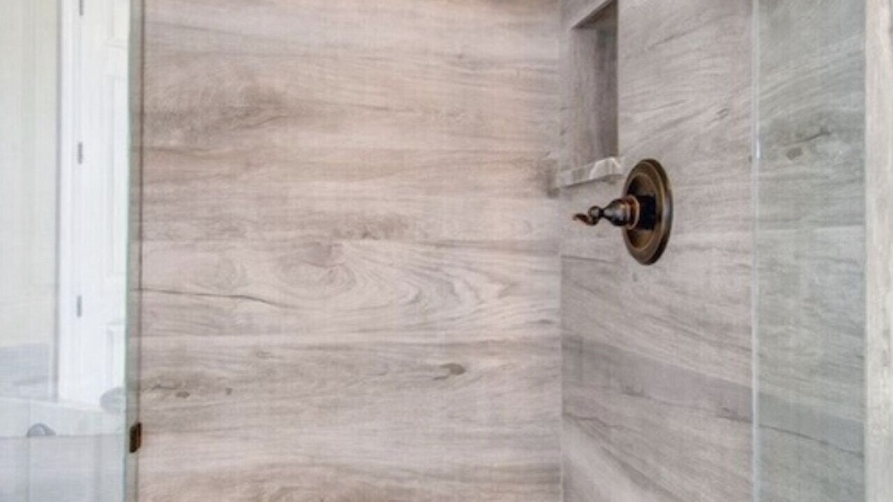 Photo of Bathroom in Orange Beach East