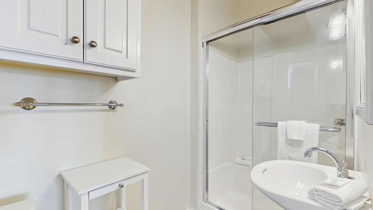 Photo of Bathroom in Dauphin Island