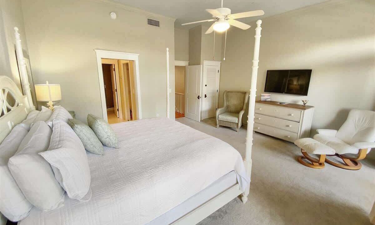 Photo of Bedroom in Beach District