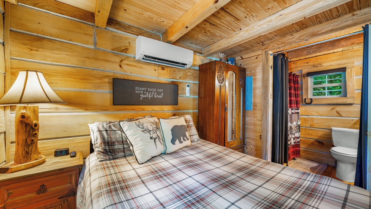 Photo of Bedroom in Fort Payne
