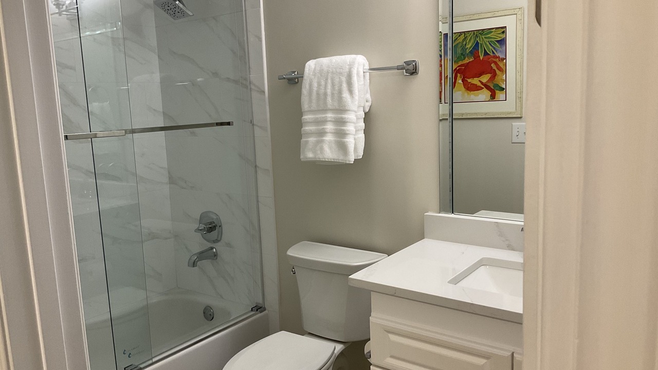 Photo of Bathroom in Orange Beach East