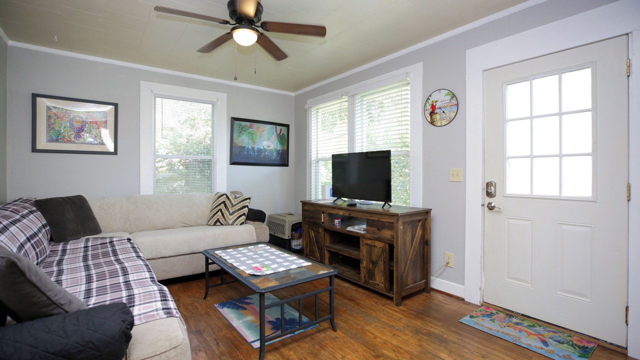 Photo of Livingroom in East Pensacola Heights