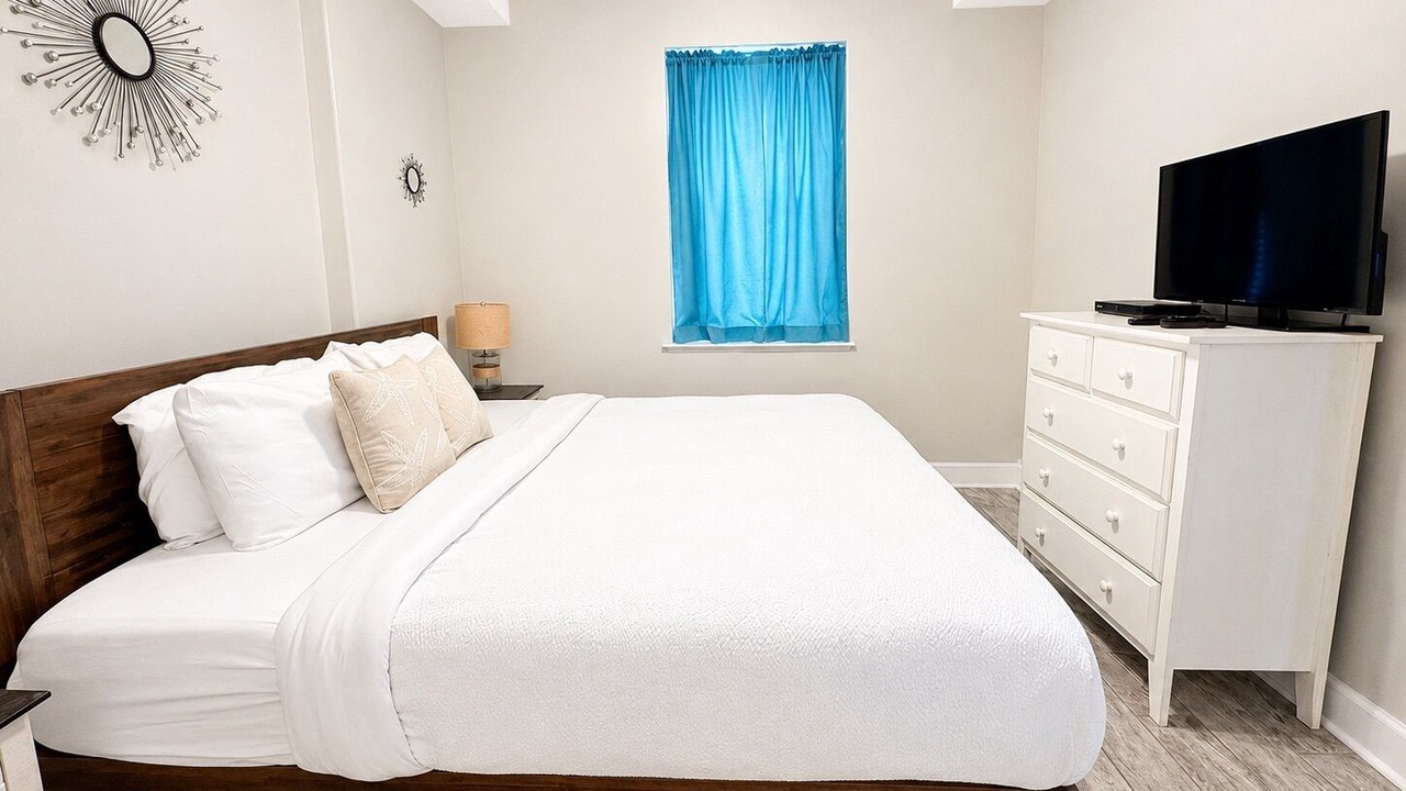 Photo of Bedroom in Gulf Shores