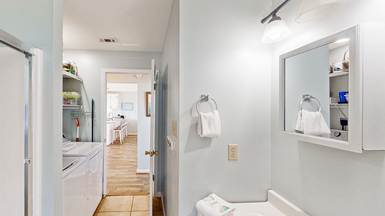 Photo of Bathroom in Dauphin Island