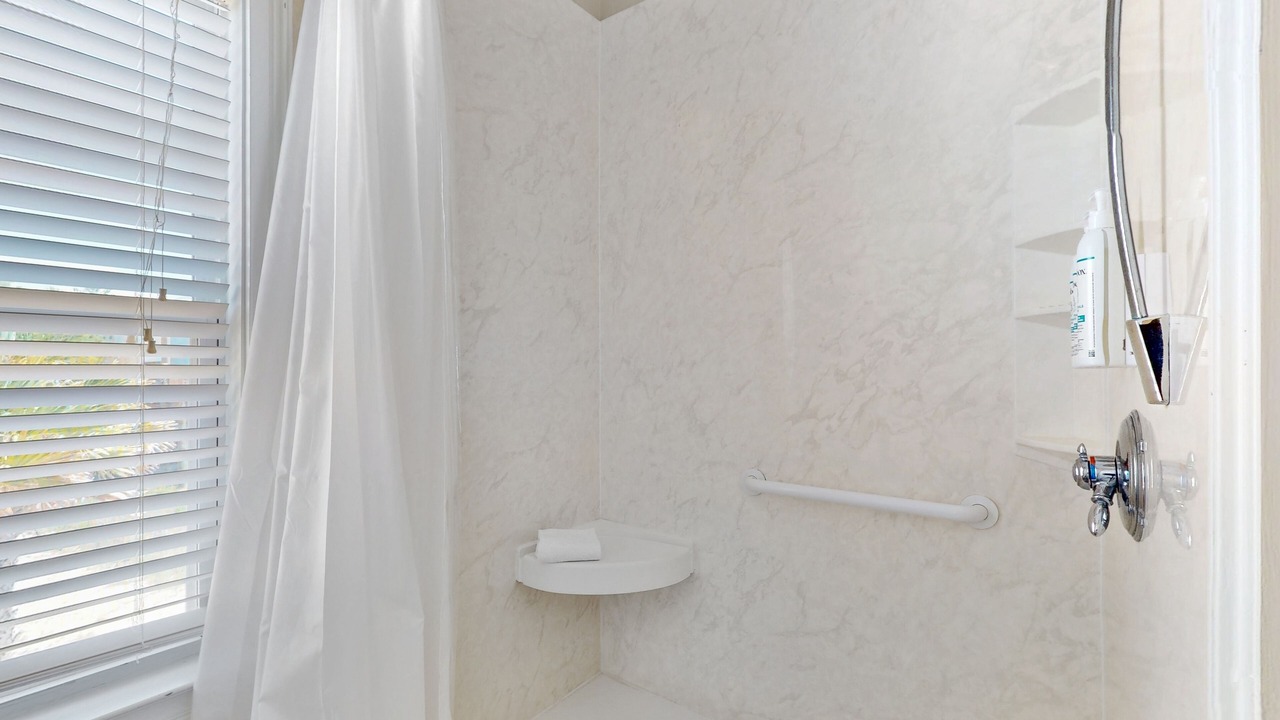 Photo of Bathroom in Audubon Place