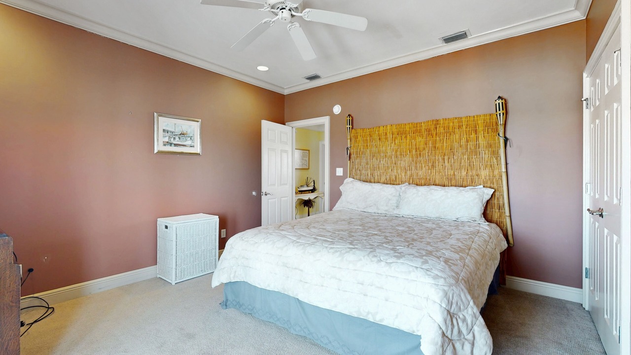 Photo of Bedroom in Audubon Place