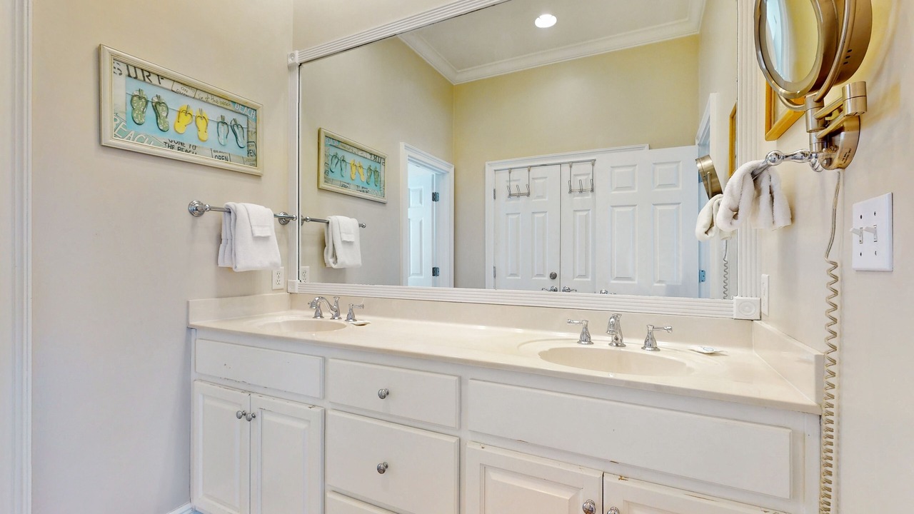 Photo of Bathroom in Audubon Place