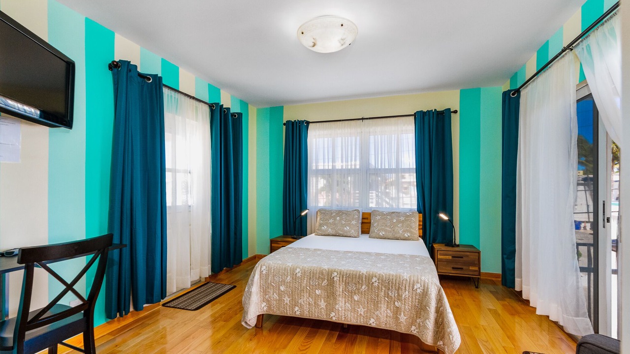 Photo of Bedroom in Hollywood South Central Beach
