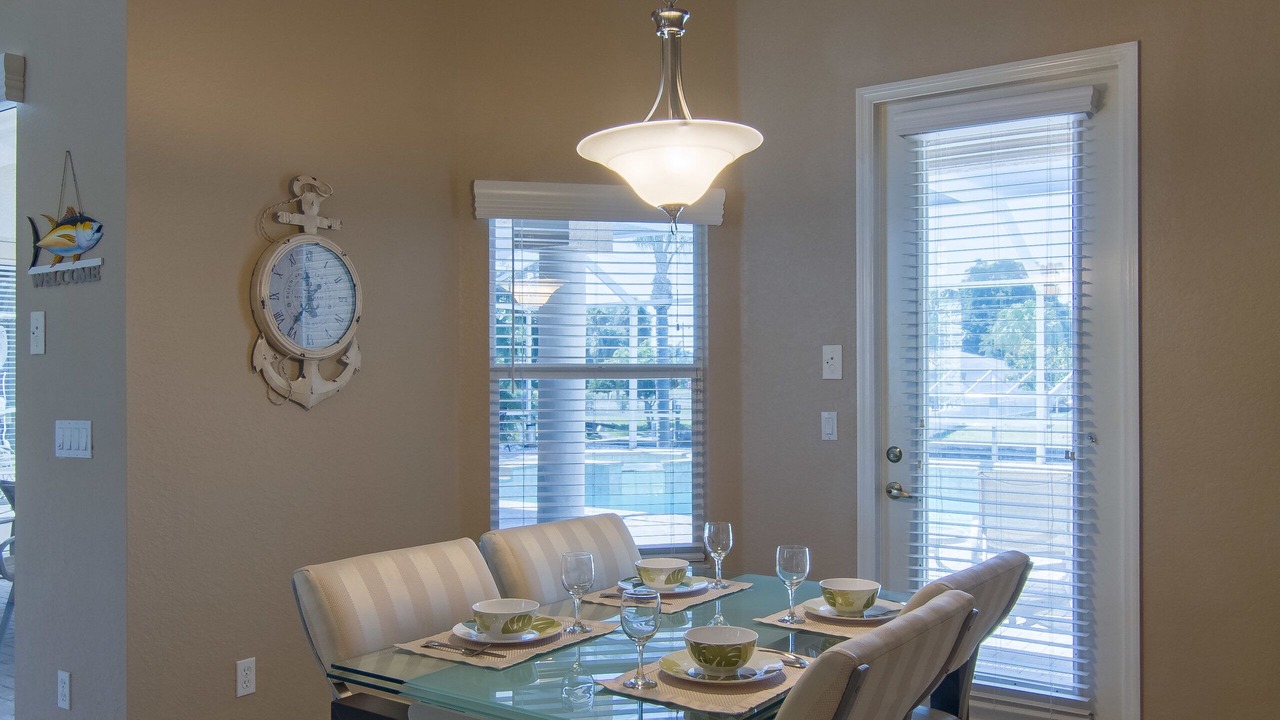 Photo of Livingroom in Yacht Club