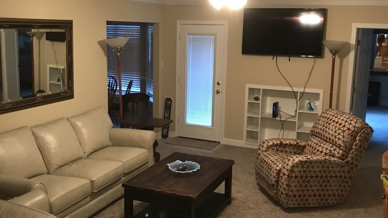 Photo of Livingroom in Foley