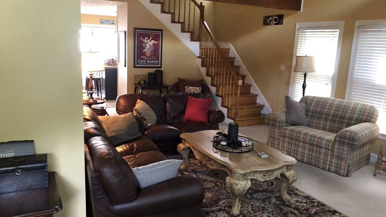 Photo of Livingroom in Hillsboro