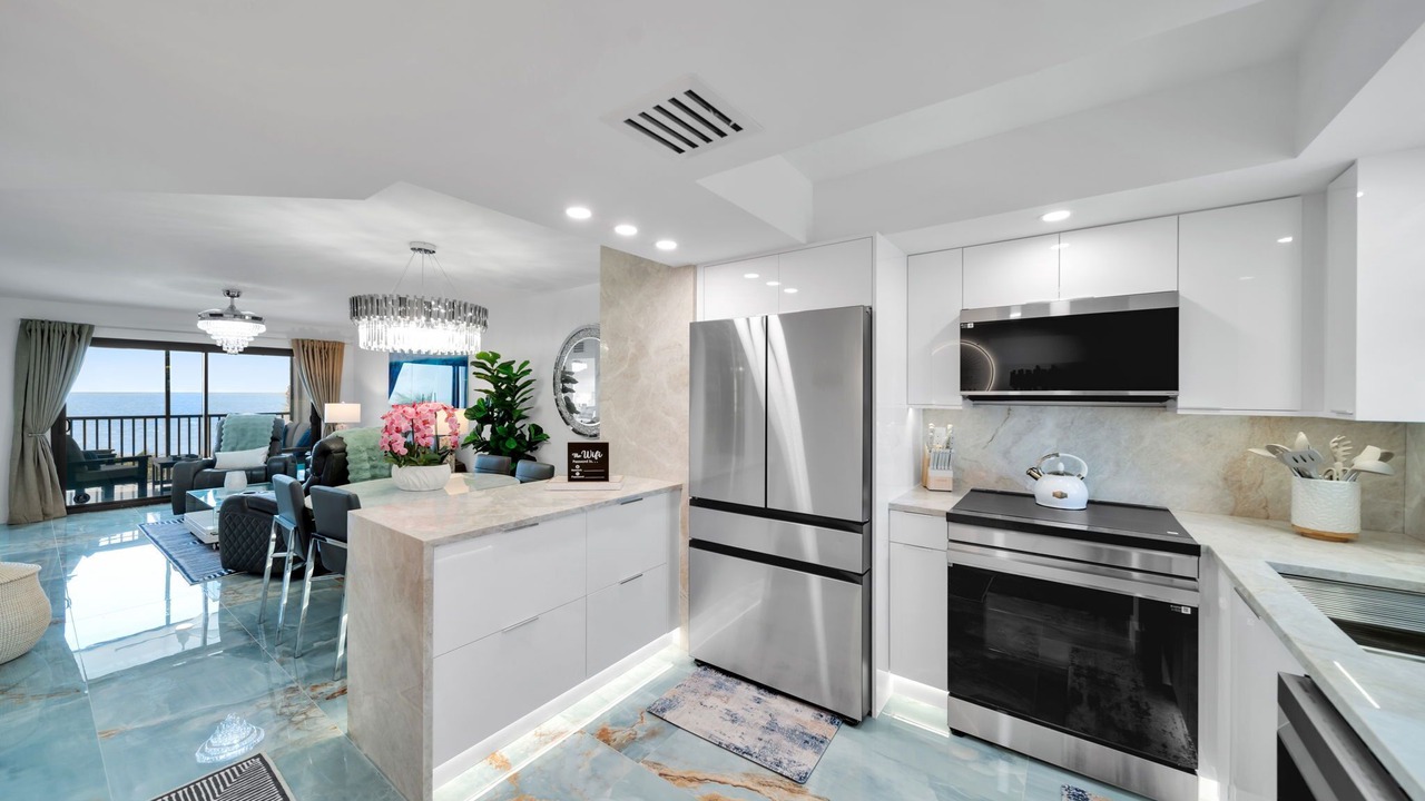 Photo of Kitchen in Mid Island