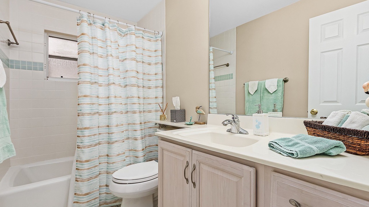 Photo of Bathroom in Pelican