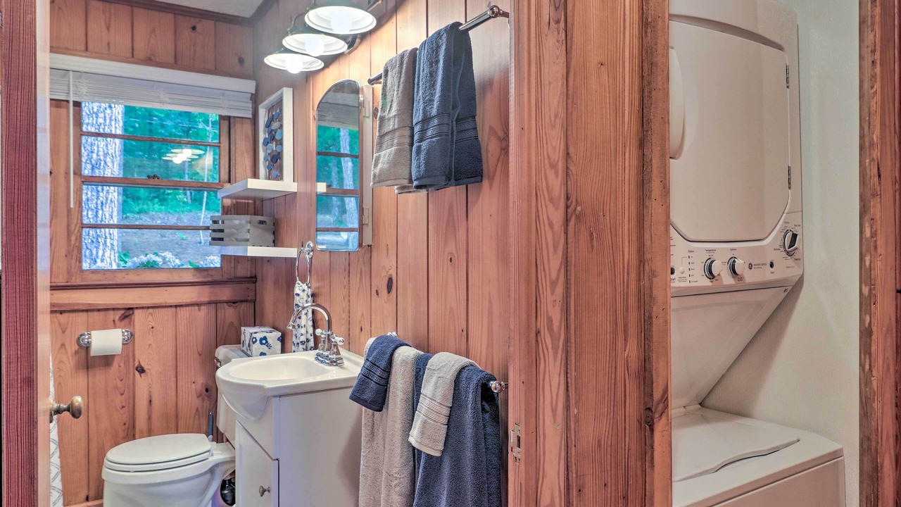 Photo of Bathroom in Little Kowaliga