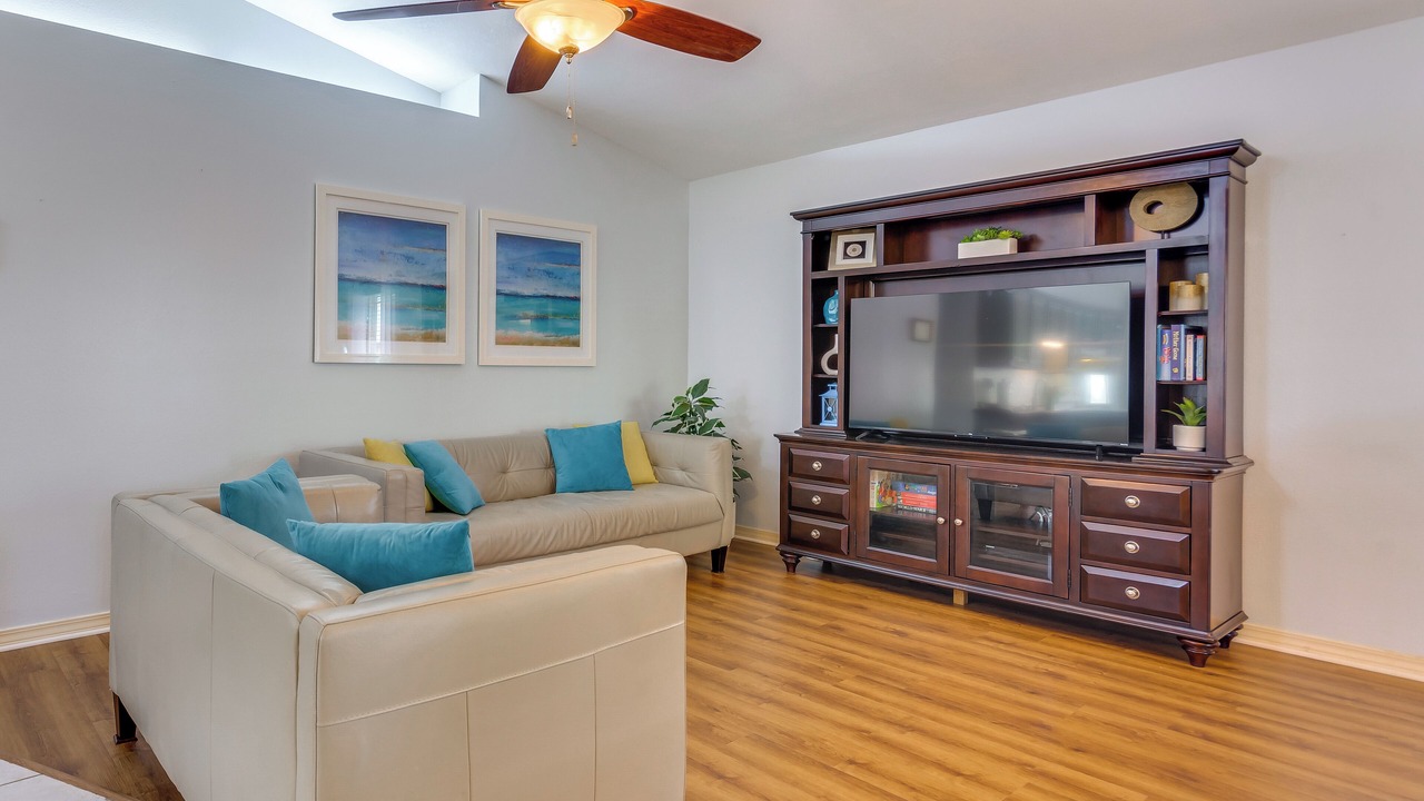 Photo of Livingroom in Northwest Pensacola