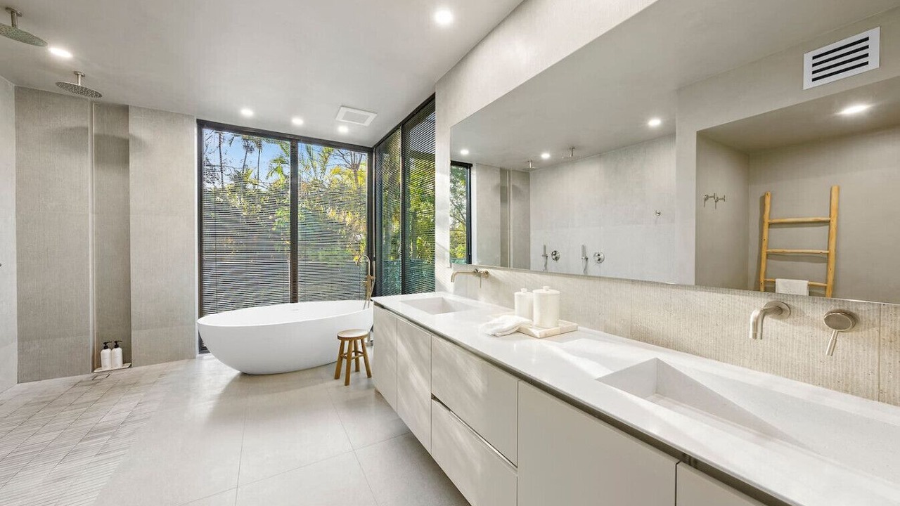 Photo of Bathroom in Pinecrest
