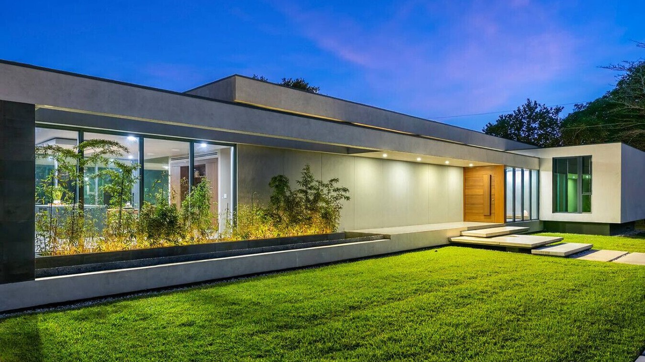 Photo of Outdoor in Pinecrest