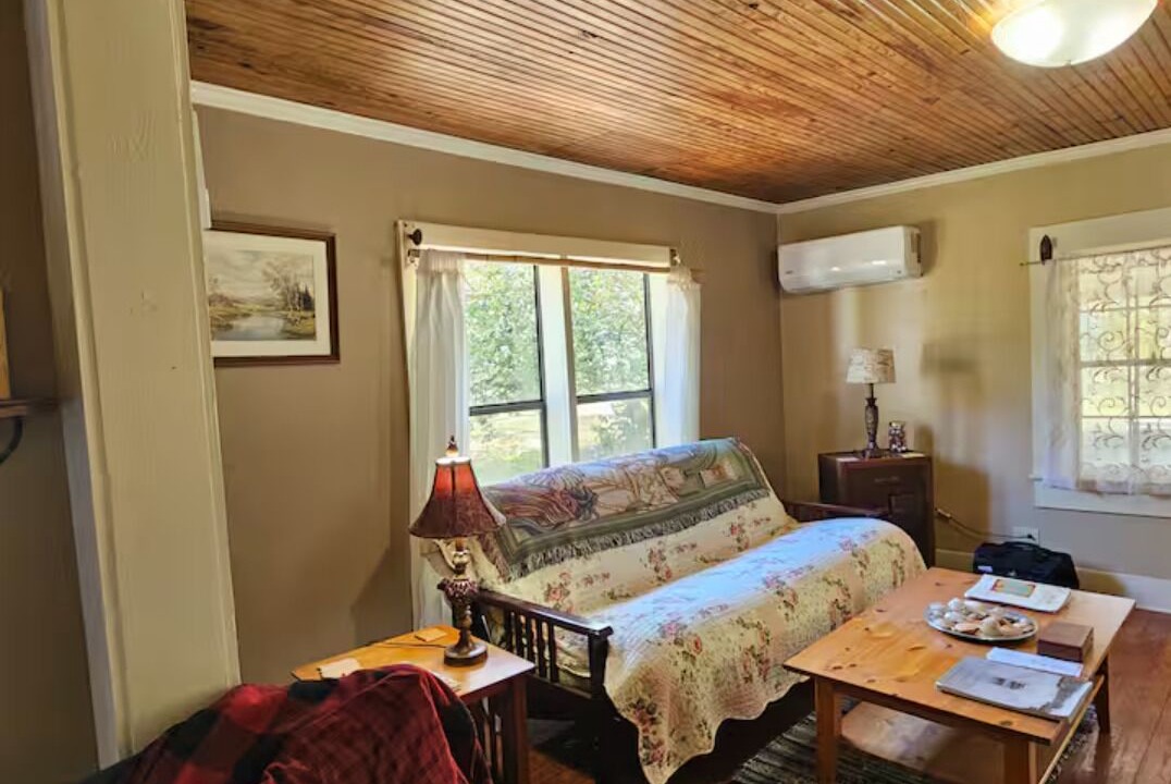 Photo of Livingroom in Grand Bay