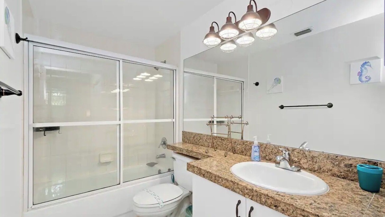 Photo of Bathroom in Aventura