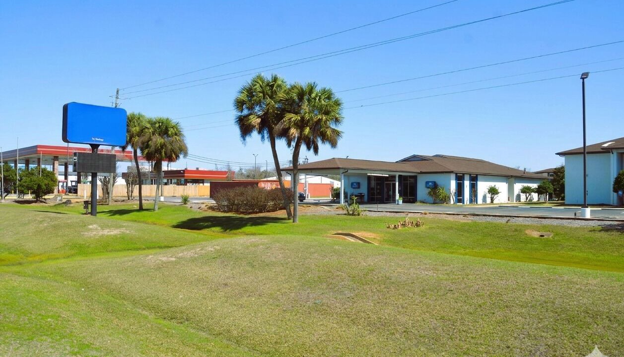 Photo of Outdoor in Foley