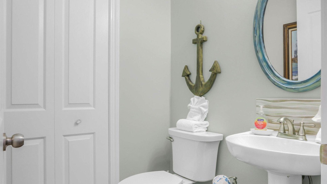 Photo of Bathroom in Orange Beach East
