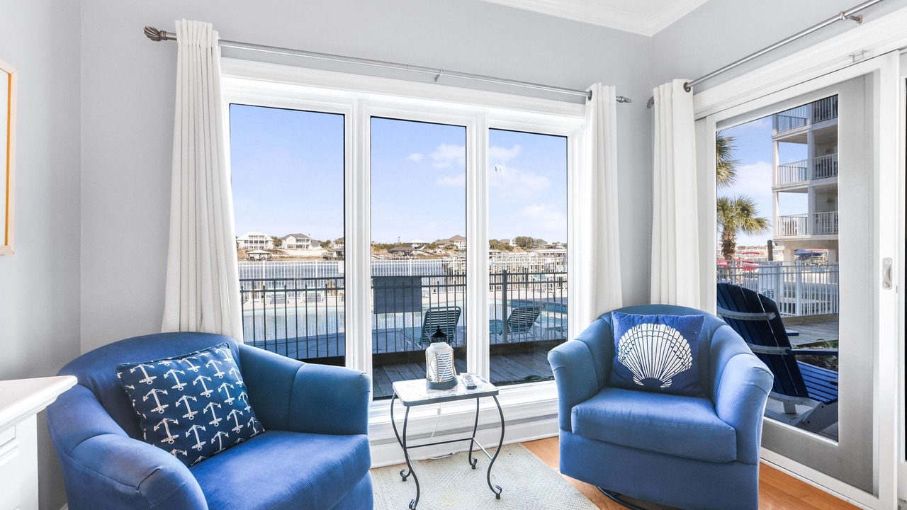 Photo of Livingroom in Orange Beach East