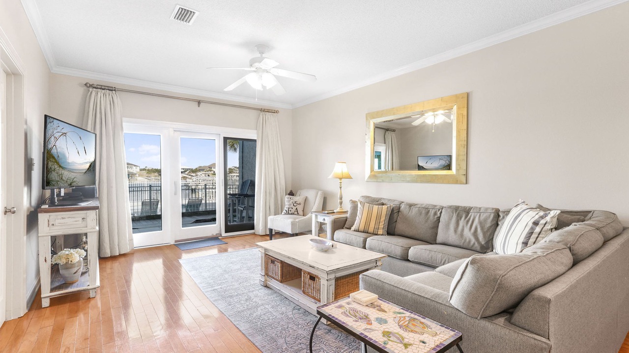 Photo of Livingroom in Orange Beach East