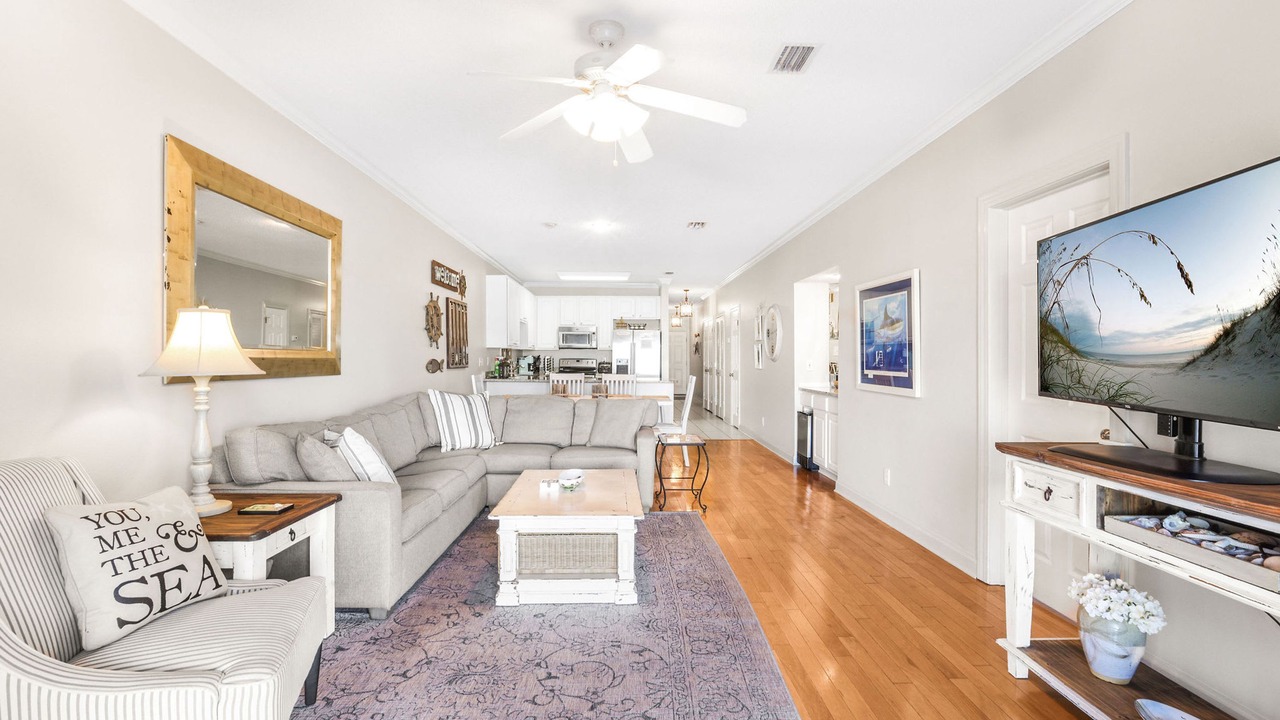 Photo of Livingroom in Orange Beach East
