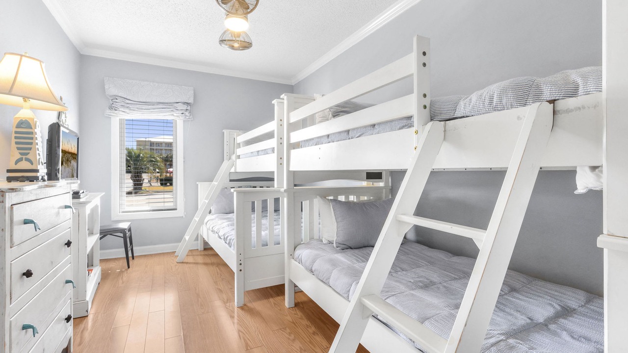 Photo of Bedroom in Orange Beach East