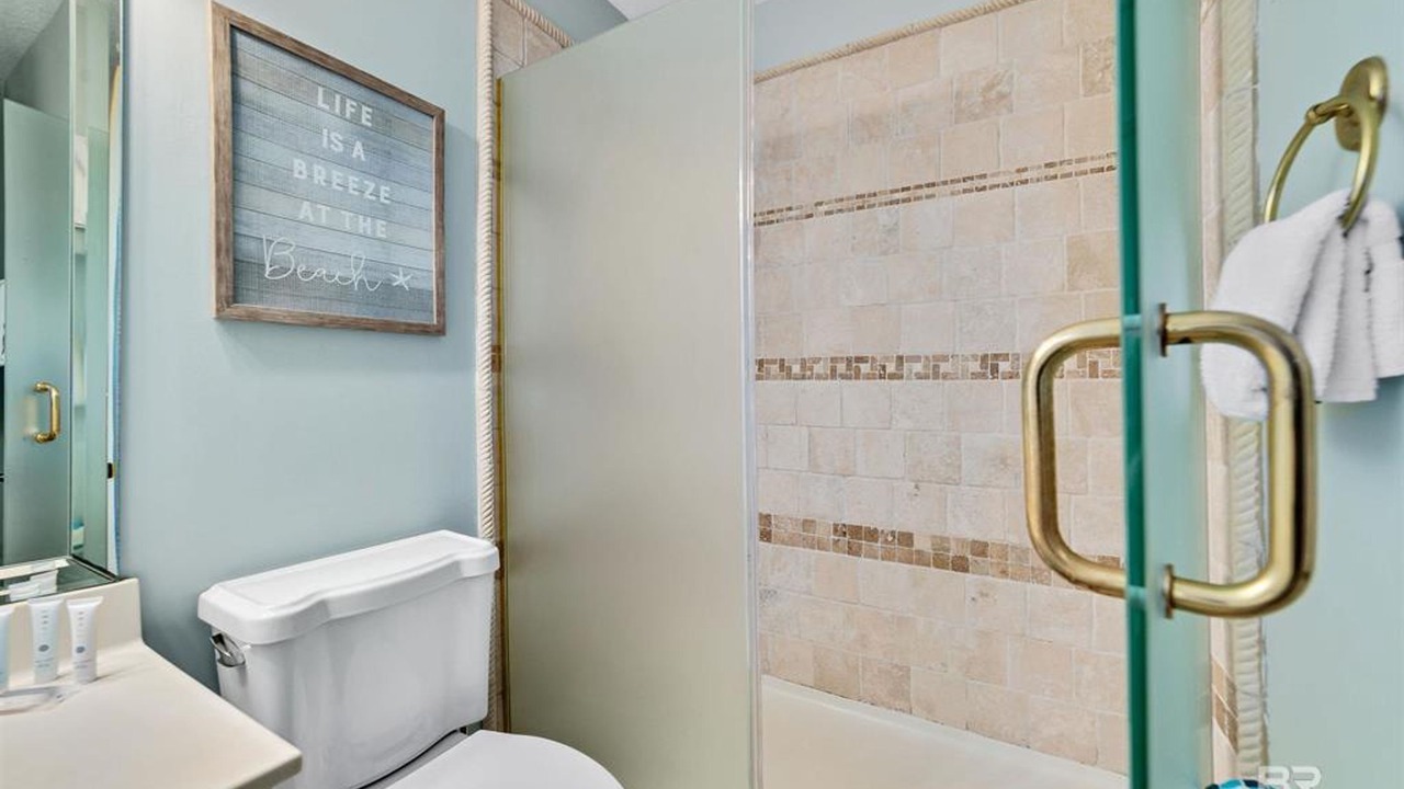 Photo of Bathroom in Orange Beach East
