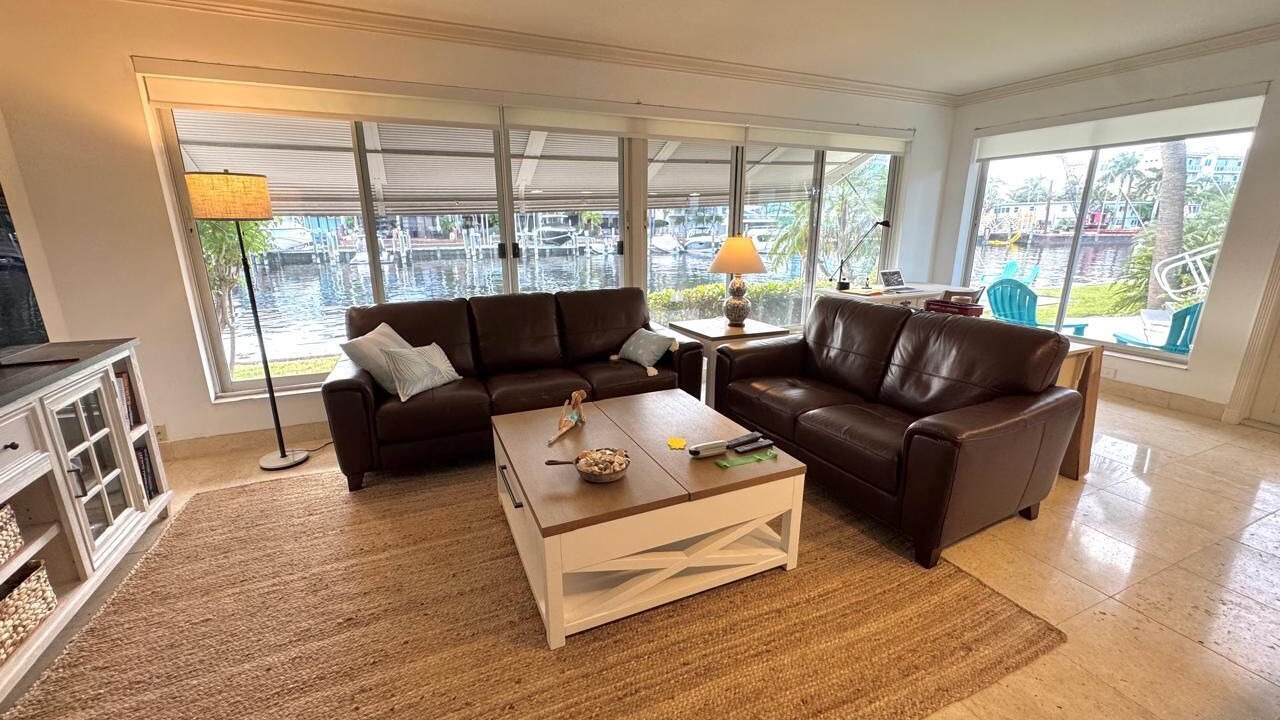 Photo of Livingroom in Hendricks and Venice Isles