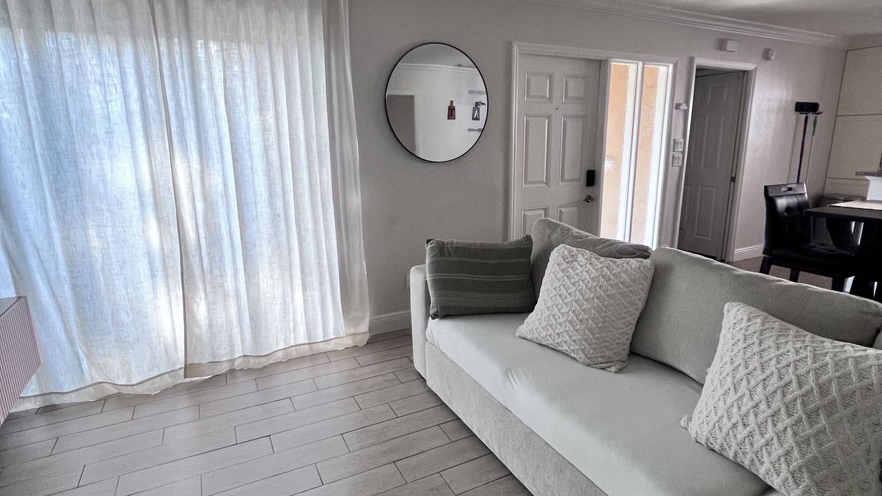 Photo of Livingroom in Carrollwood