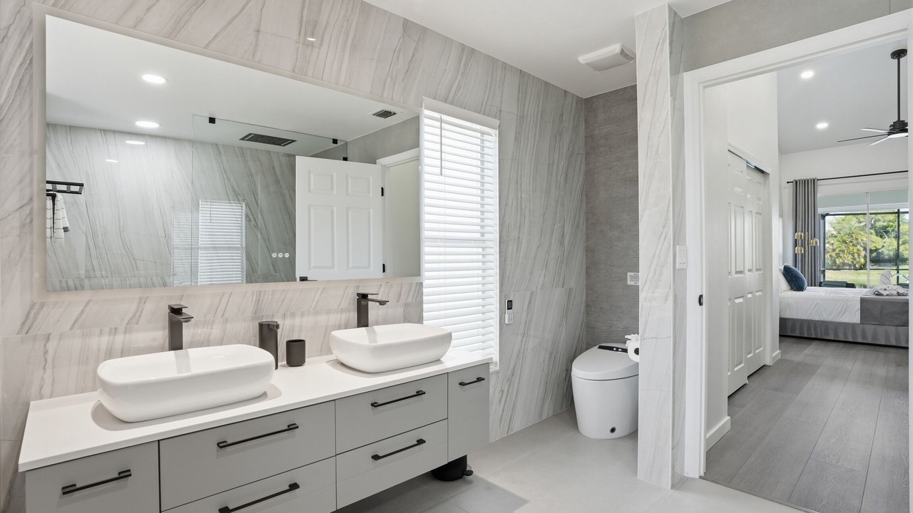 Photo of Bathroom in Crown Pointe