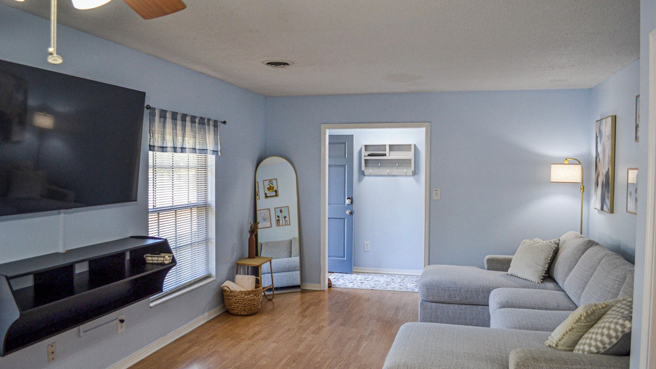Photo of Livingroom in Northeast Pensacola