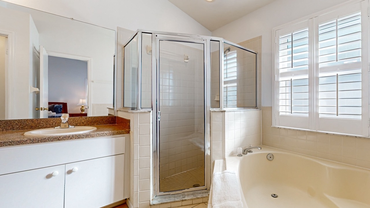 Photo of Bathroom in Loma Vista