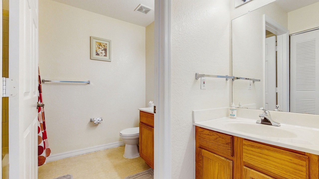 Photo of Bathroom in Venetian Bay Villages